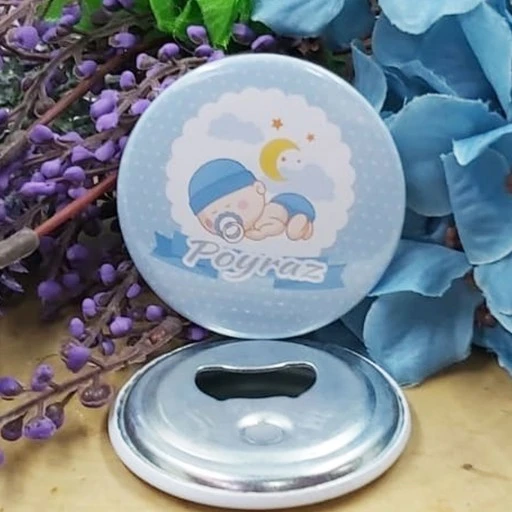 Uyuyan Bebek Konspetli Baskılı Erkek Bebek Metal Magnet Açacak 58 Mm