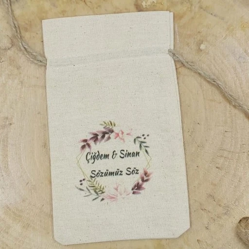 Prizma Çiçekli Kişiye Özel İsim Baskılı Keten Kese 9x13 cm Söz Nişan Nikah Hediyesi Toptan