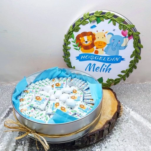70 Metal Kutuda Etiket Baskılı Yaprak Ve Hasır Süslemeli Bebek Çikolatası Valonia Marka