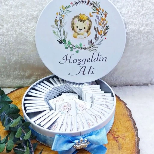 Aslanlı İsme Özel Bebek Çikolatası 50 Madlen Etiketli