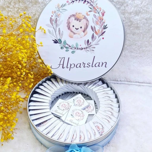Aslanlı İsme Özel Bebek Çikolatası 50 Madlen Etiketli