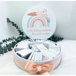 Çiçek ve Gökkuşak Baskılı Kız Bebek Çikolatası