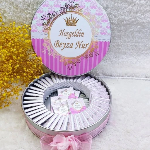 Etiketli Çikolatalı Oval Kutu 70 Madlen Bebek Çikolatası