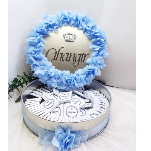 Lazer Çiçek Süslemeli Teneke Kutu Bebek Çikolatası 70 Adet