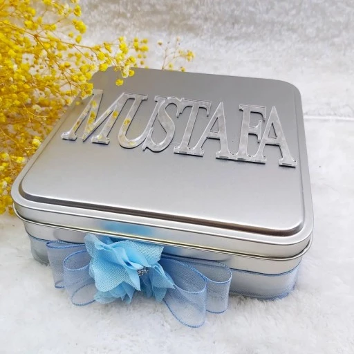 Pleksi İsimli Metal Kutu Bebek Çikolatası 50 Li