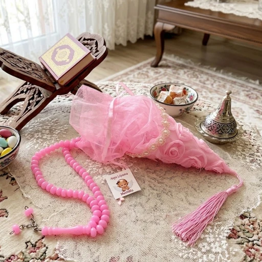 Çiçekli Külah Plastik Tesbihli Bebek Mevlüt Hediyelik