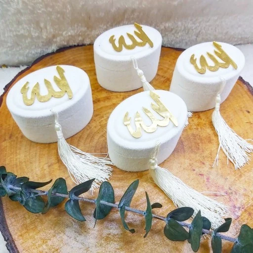 Pleksi İsimlikli Tesbihli Kutu Hediyelik