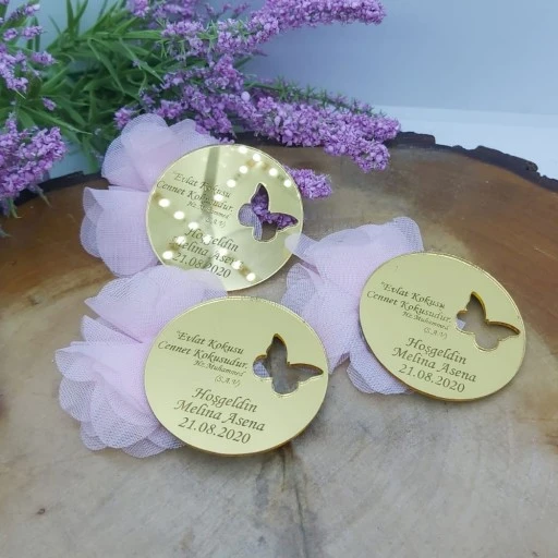 Yuvarlak Kelebek Desenli Fiyonklu Pleksi Bebek Hediyesi