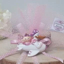 Leylekle Uçakta Bebek Bebek Şekeri