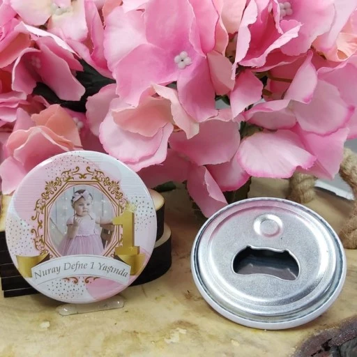 Parti Malzemeleri 1 Yaş Doğum Günü Baskılı Resimli Metal Magnet Açacak 58 Mm