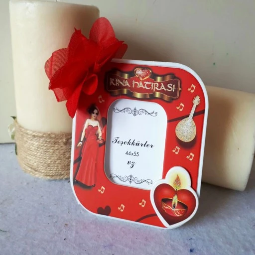 Çerçeve Güllü Kırmızı Kına Gecesi Hediyesi