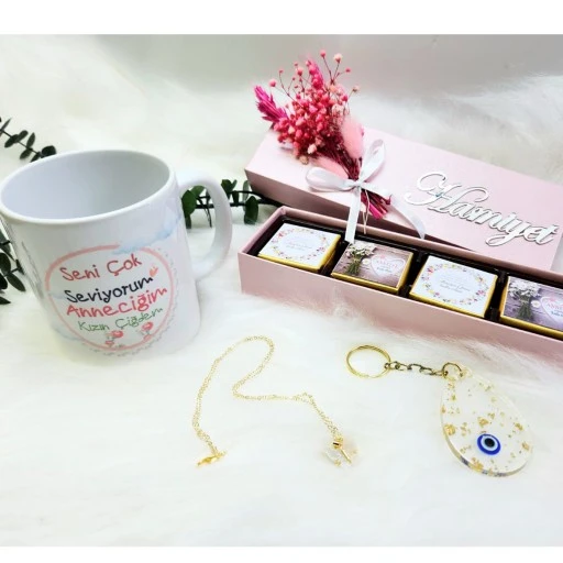Anneler Günü Hediyesi Anneye Hediye Çikolata 12 Li Ve Kelebek Kolye