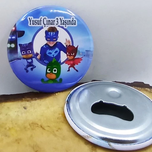 Pija Maskeliler Pjmaskeliler Doğum Günü Partisi Baskılı Resimli Metal Magnet Açacak 58 Mm Doğum Günü Hediyesi