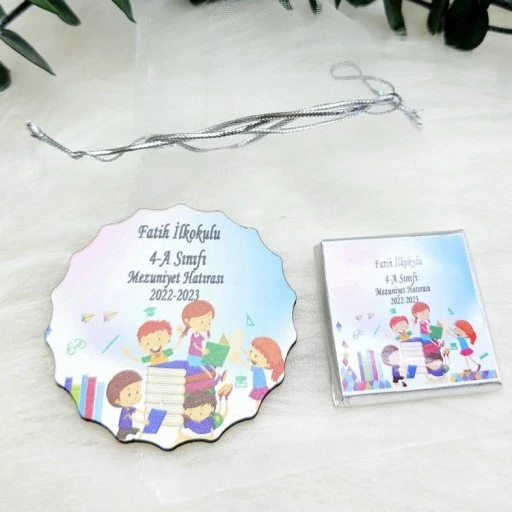 İlk Okul Mezuniyet Ahşap Magnet Ve Madlen Çikolata Mezuniyet Hatırası