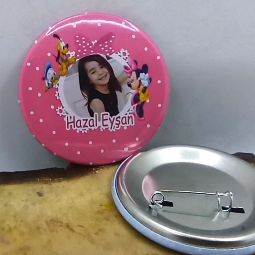 Minnie Doğum Günü Rozeti Resimli Foroğraflı Kişiye Özel Metal 6 cm İğneli Yaka Rozeti