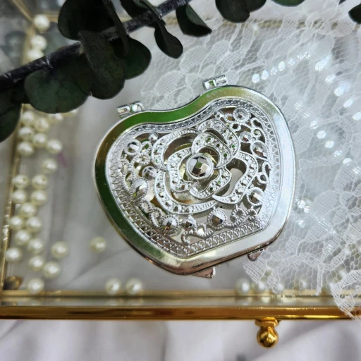 Ayna Kapaklı Kalpli Model Sert Mika Gümüş