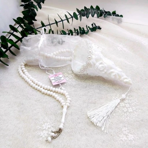 Çiçekli Külahta Plastik Tesbihli Hediyelik
