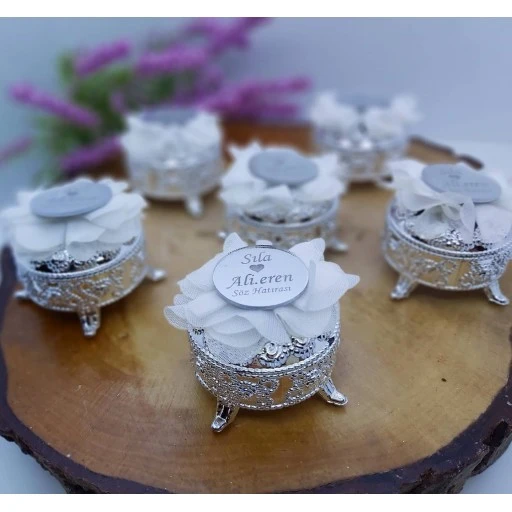 Ayaklı Yuvarlak Kutu Üzeri Pleksi Nikah Şekeri