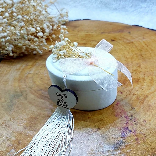 Flok Kutu Ahşap İsimlikli Nikah Şekeri