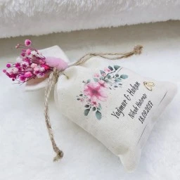 Pembe Çiçek Süslü Kişiye Özel Baskılı Keten Kese Nikah Şekeri Söz Nişan Hediyesi
