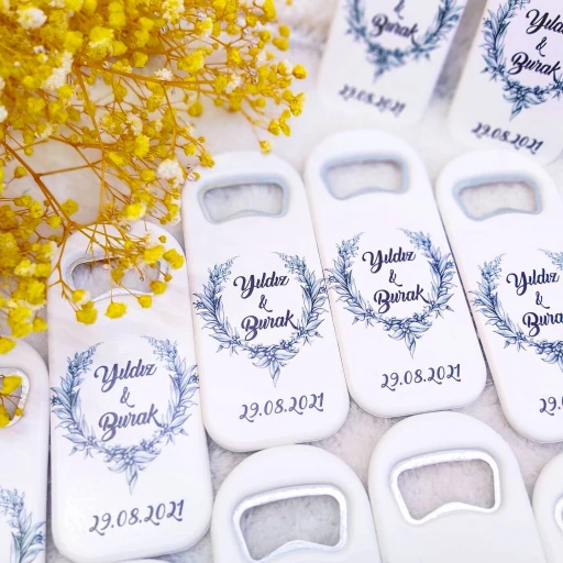 Bisikletli Uzun Açacak Magnet 4,5x10,5 cm Uv Nikah Şekeri Nişan Hediyeği