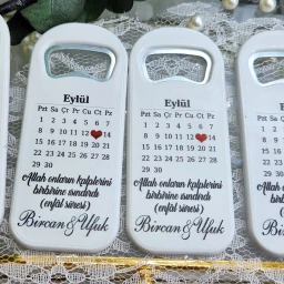 Takvim Baskılı Baskılı Dikey Açacak Magnet 4,5x10,5 Cm Uv Nikah Şekeri Nişan Hediyeği