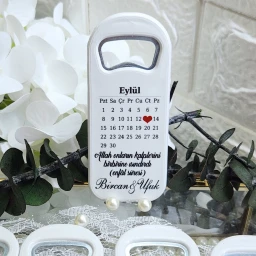 Takvim Baskılı Baskılı Dikey Açacak Magnet 4,5x10,5 Cm Uv Nikah Şekeri Nişan Hediyeği