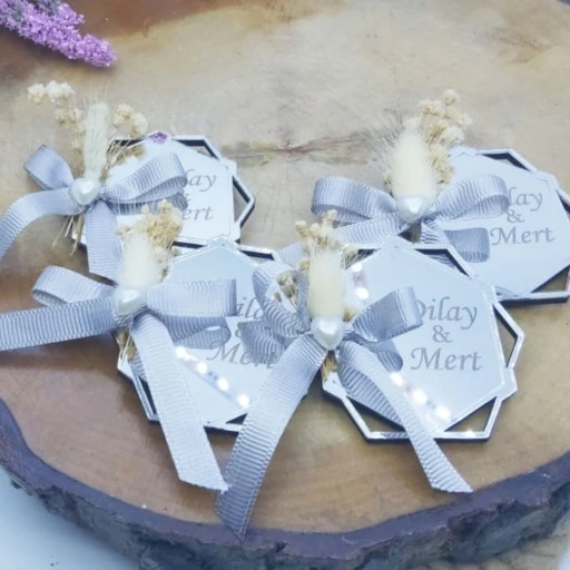 Kenarları Boşluklu Pleksi Kuru Çiçekli Nikah Magnet Prizma