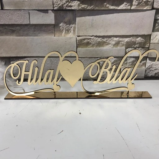 Büyük Kalpli Elyazısı Modeli Masa Üstü İsimlik Söz Nişan Düğün