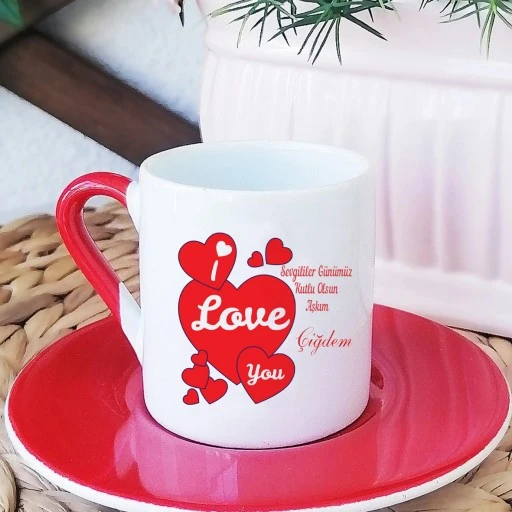Sevgililer Günü Kişiye Özel Kalpli Kahve Fincanı Ve Altlık Kırmızı İloveyou