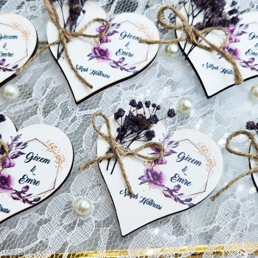 Ahşap Kalp Kuru Çiçek Süslü Uv Baskılı Nişan Hediyeliği Nikah Şekeri 6 cm
