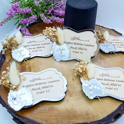 Kuru Çiçekli Krem Ahşap Üzeri Nikah Nişan Söz Magnet Nikah Şekeri