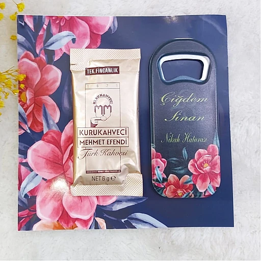 Kağıt Üzeri Dikey Açacak Ve Kahve Hediyelik