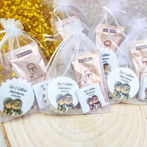Tül Kese İçinde Kapak Açacak Madlen Çikolata Ve Türk Kahvesi Nikah Şekeri Nişan Hediyeliği