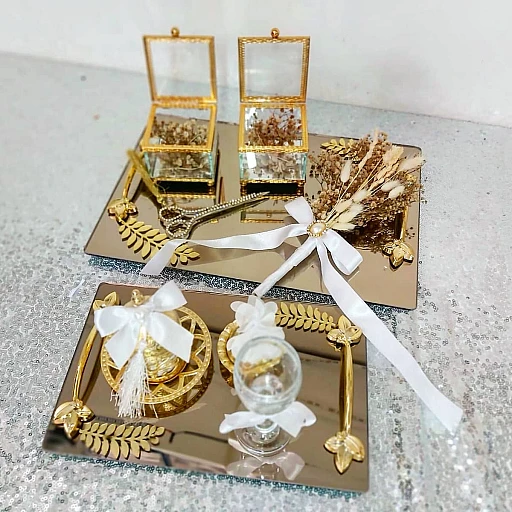 Cam Yüzük Yükselticili Kuru Çiçekli Söz Nişan Tepsisi 