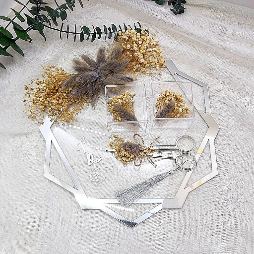 Şeffaf Pleksili Prizma Altıgen Söz Nişan Yüzük Tepsisi İsme Özel