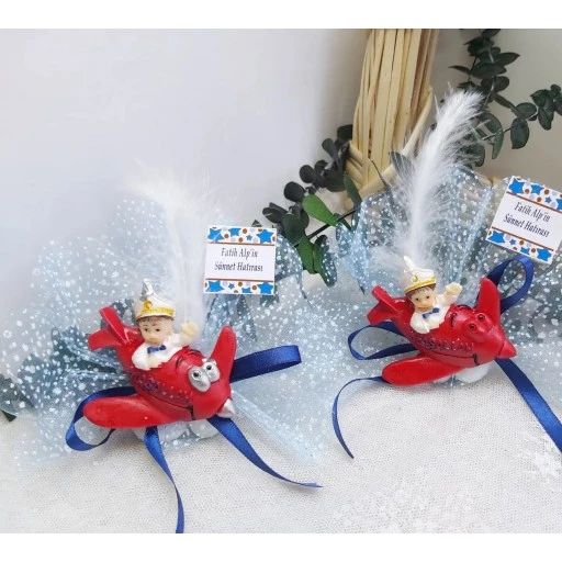 Uçak Süren Çocuğu Biblo Hediyelik