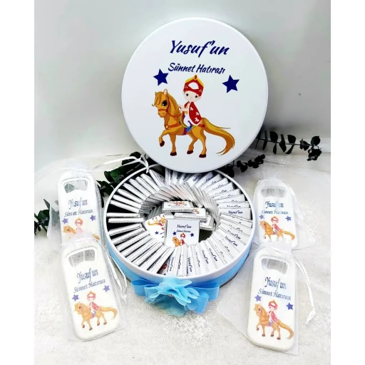 At Üstünde Sünnet Çocuğu Açacak Magnet